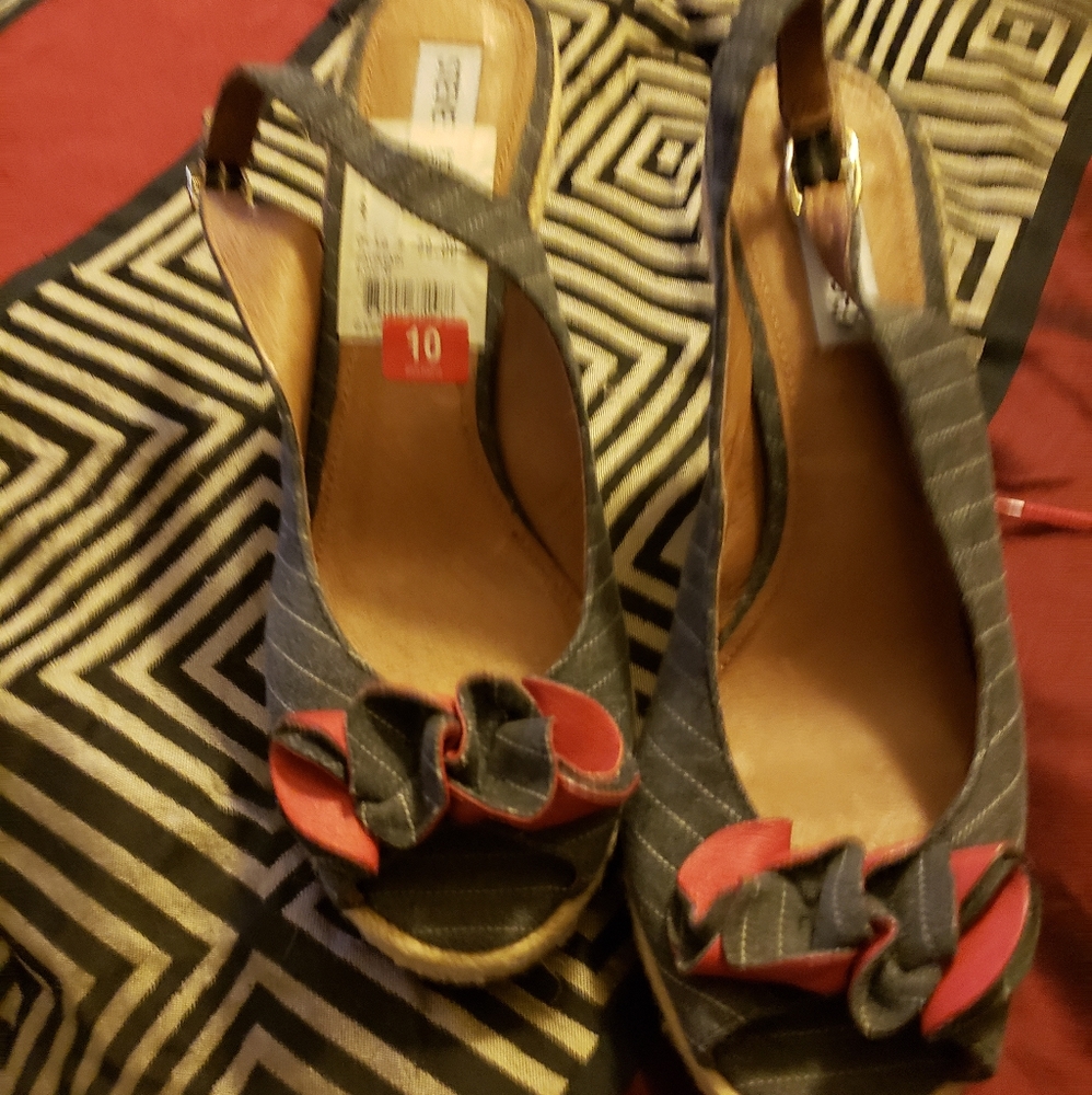 New Steve Madden Gray Pink Bow Wedge Shoes